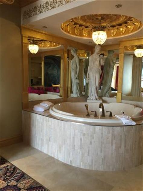 roman room picture  fantasyland hotel resort edmonton tripadvisor