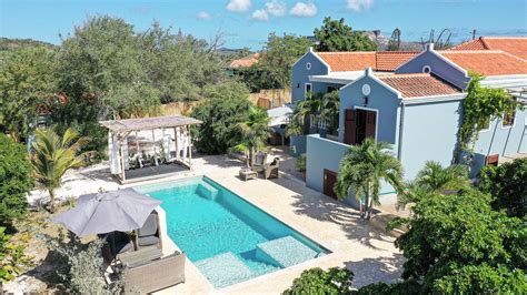 boutique fuik airbnb curacao stay    feel  home
