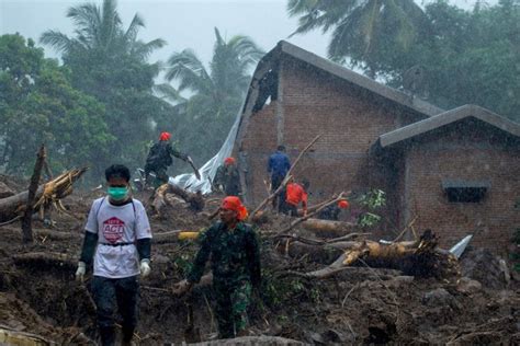 Indonesia Death Toll From Floods Landslides Climbs To 68 Arab News