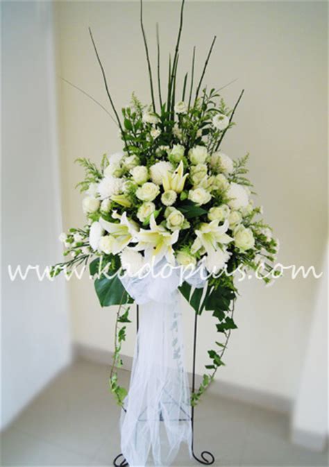 Florist Jakarta Kadoplus.com: Elegant White Standing Flower