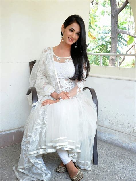 High Quality Bollywood Celebrity Pictures Sonal Chauhan