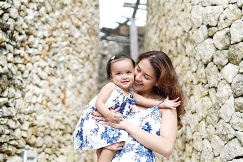 look marian daughter zia are nailing the twinning game abs cbn news