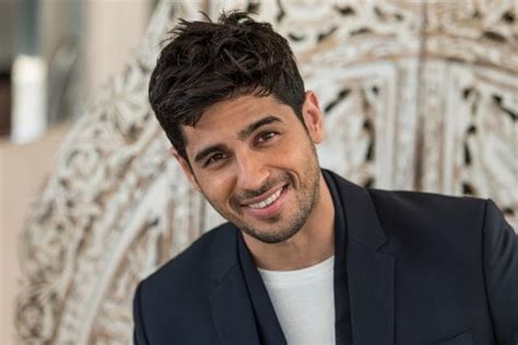 Men Need To Charm Women And Not Chase Them Sidharth Malhotra