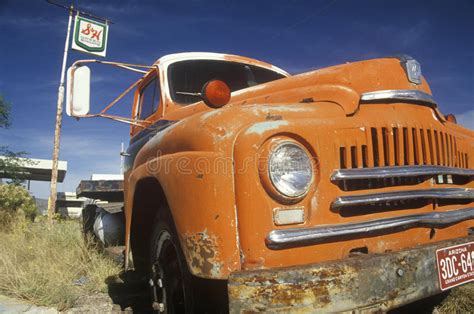 oude vrachtwagen op oude route 66 stock foto afbeelding bestaande uit route amerika 17159484