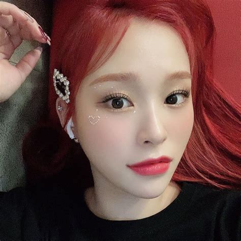 South Korean Girls Korean Girl Groups Hair Icon Red Icons Guy