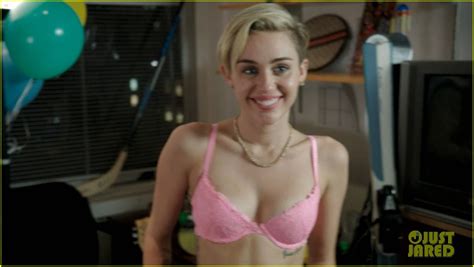 Miley Cyrus Sex Tape And Other Snl Skits Watch Now