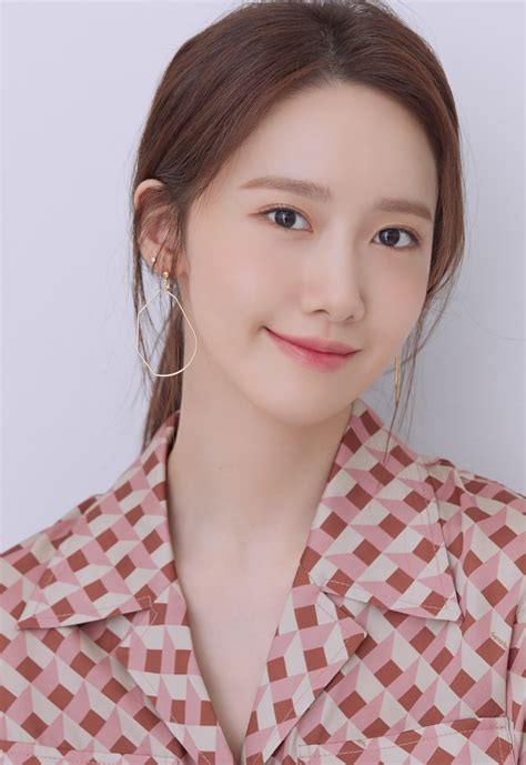 Yoona Talks About Crying While Filming “e X I T” And Meeting Up With