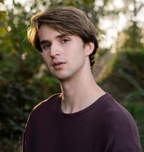 grayson maxwell gurnsey actor wiki biography age girlfriends family facts