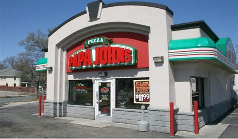 Papa John’s Accelerates India Expansion With Pizza Corner