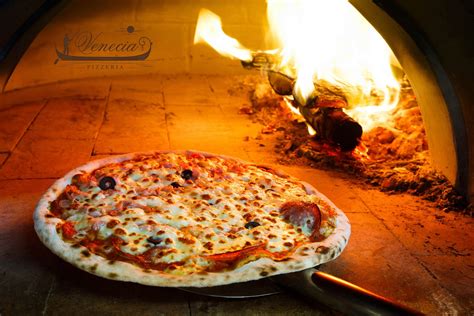 pizza baked   wood fired oven  monday wednesday  venecia