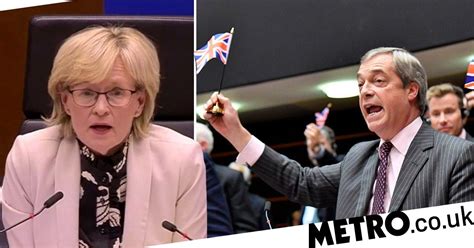 eu tells nigel farage  leave    flags    final speech metro news