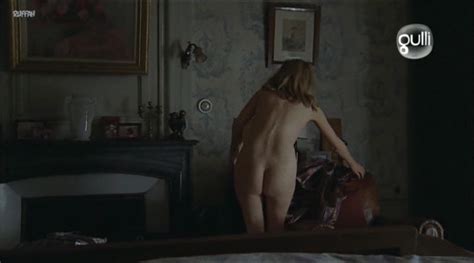 naked julie gayet in famille décomposée