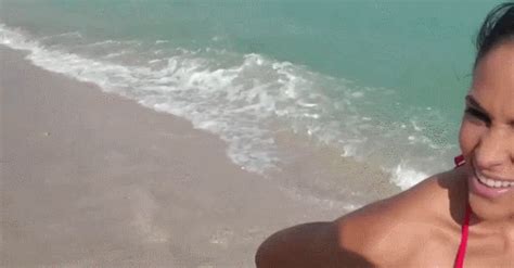flashing at the beach porn s