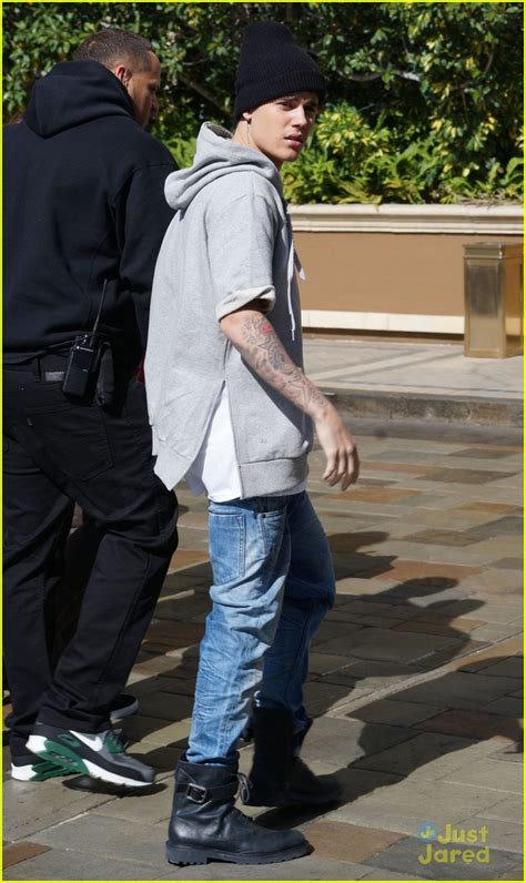 justin bieber was caught lookin fly while shopping photo 674315