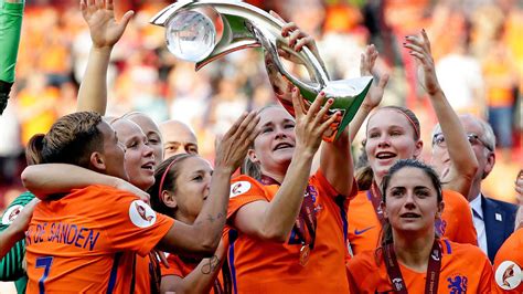 Orange Fever Dutch Women S Football Team Expects Largest