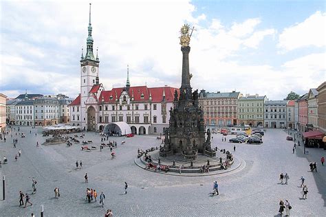 patri na horni namesti  olomouci stromy