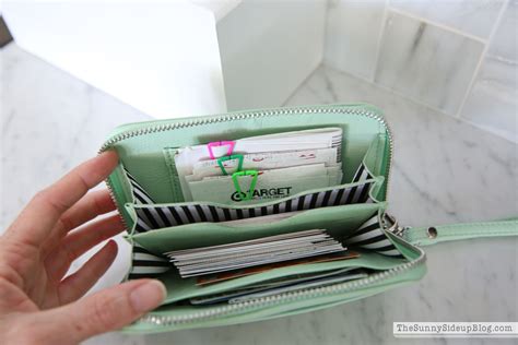 organized purse    items   sunny side  blog