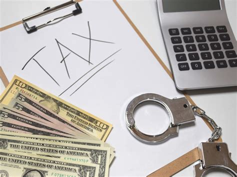 Tax Crimes Defense Lawyers Explain Tax Fraud Vs Tax