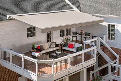 pay   retractable awning