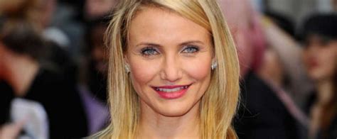 cameron diaz woody harrelson will host saturday night live laughspin