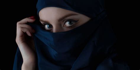 Halal Sex Guide Muslim Woman Umm Muladhat Publishes Sex Manual