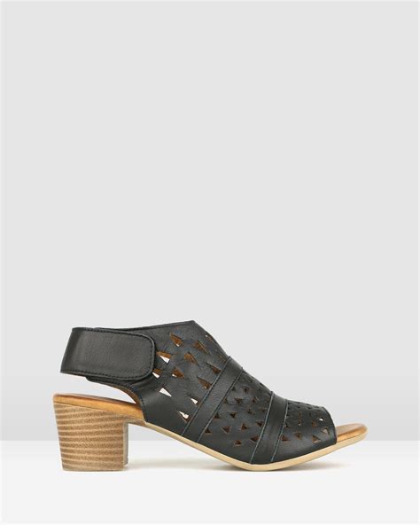 delicious cut  leather sandals black  airflex shoesales