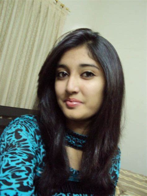 pakistani simple desi college girls on home hd pictures
