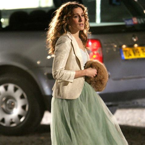 Carrie Bradshaw S Most Ridiculous Outfits From Sex And The City New