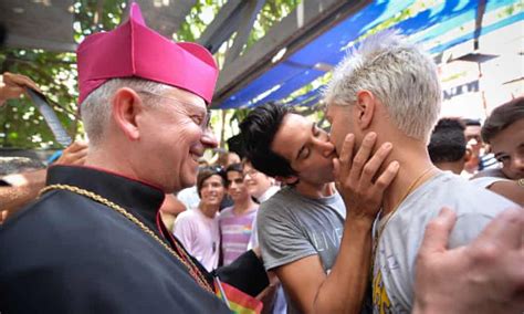 Cuban Same Sex Couples Wed In March For Lgbt Rights Led By Castro S
