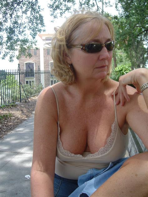 mature granny cleavage