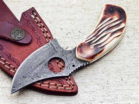 Damascus Steel Hunting Mini Skinning Knife Bone Handle 6 4d