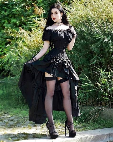 pin de ¡dark gothic macabre en góticas ropa gotica mujer