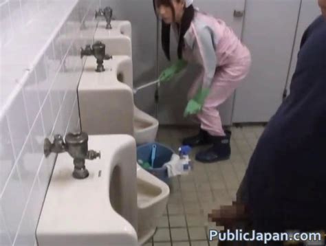 asian bathroom attendant is in the mens film on gotporn 1113667