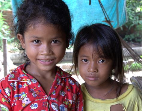 cambodian girls cooperativa sociale ambracooperativa sociale ambra