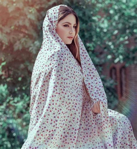 Irani Women With Hijab In 2020 Iranian Girl Persian