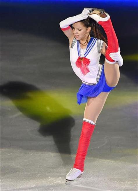 眩し過ぎる 世界女王のロシア超美少女スケーター・メドベージェワ選手のセーラームーン姿 togetter