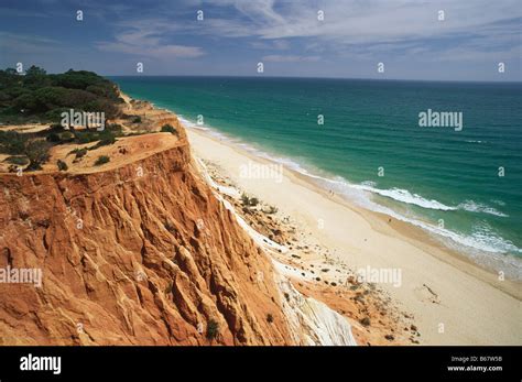 beach  falesia  rocky coast praia da falesia vilamoura algarve portugal stock photo alamy