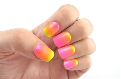neon impress press  manicure  broadway nails review  pink
