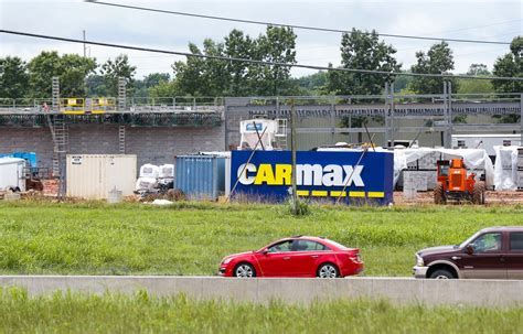 car retailer carmax adding  springfield mo location
