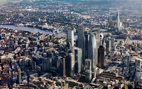 city  london approves   skyscraper   degree roof platform