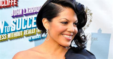 Sara Ramirez Grey S Anatomy Cast Breaks Into Song Cbs