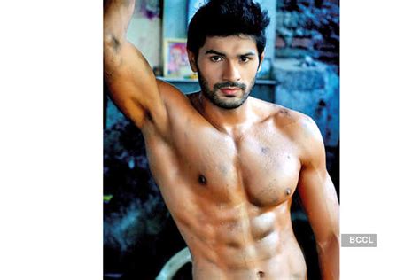 Tv’s Six Pack Actors Set To Outshine Bollywood Hunks