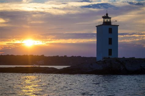 northeast coast   rhode island dutch island lighthouse  sunset world  lighthouses