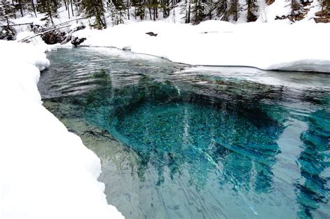 Crystal Clear Emerald Water In Canada Pics