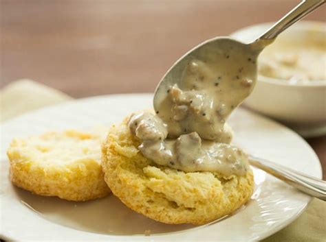 biscuits with sausage gravy recipe