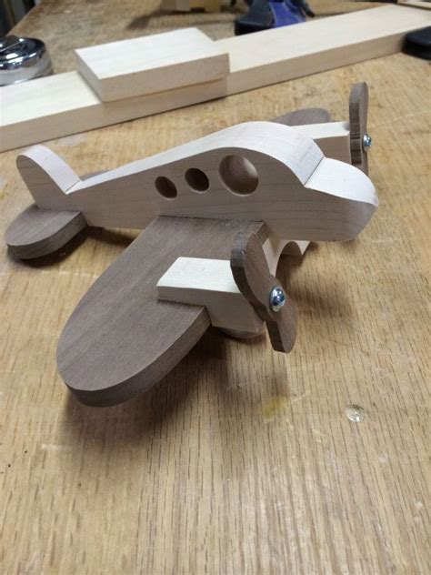 avion jouet bois par kkrventuresllc sur etsy brinquedos de madeira criacoes de madeira
