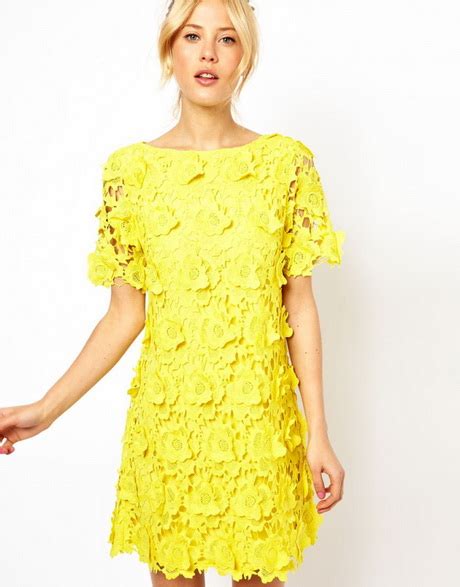geel jurkje mode en stijl