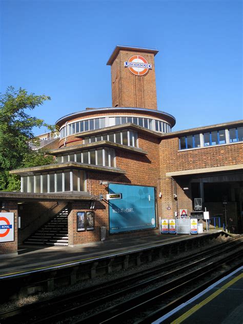 park royal station london underground london park