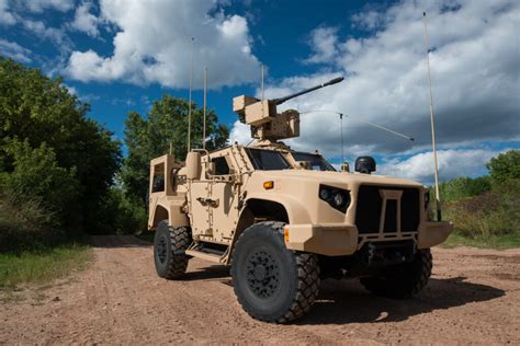 gun truck oshkosh unveils mm chaingun jltv  army recon breaking defense defense