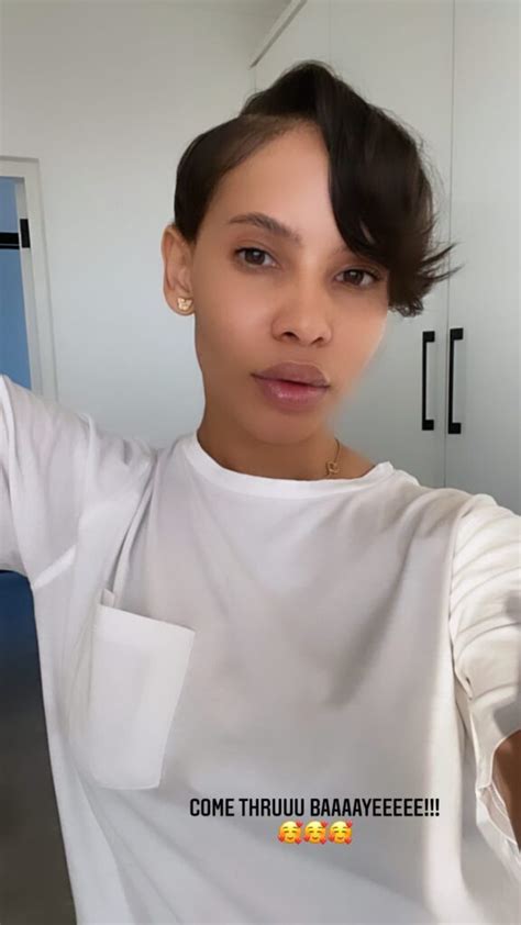 Watch Thuli Phongolo Debuts Her Sexxxy New Haircut